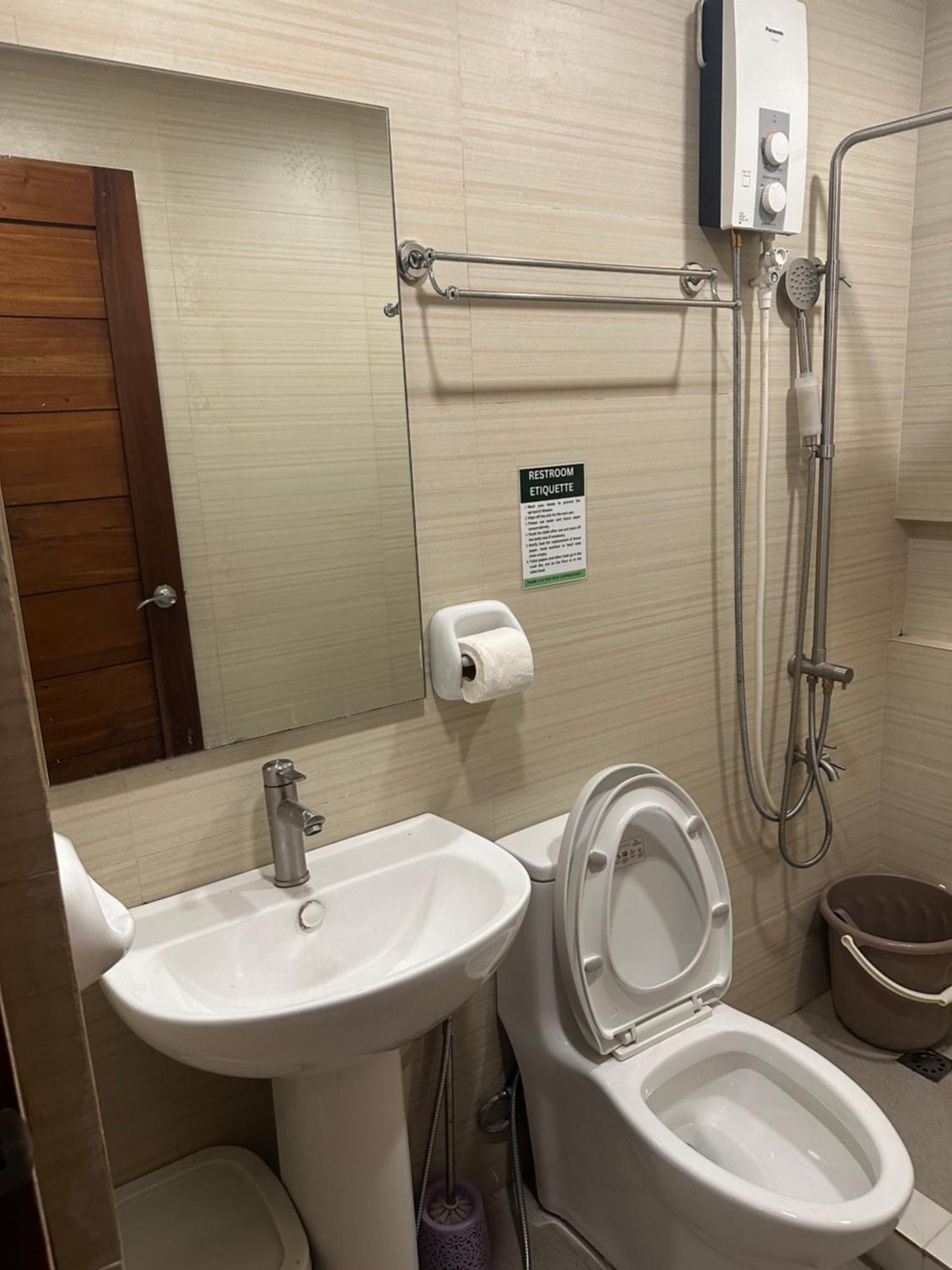 Zj Hometel Coron Exterior foto